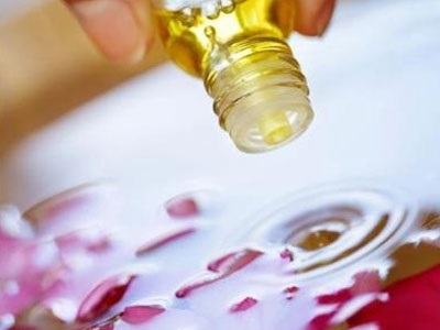 Эфирные масла помогают подтяжке кожи